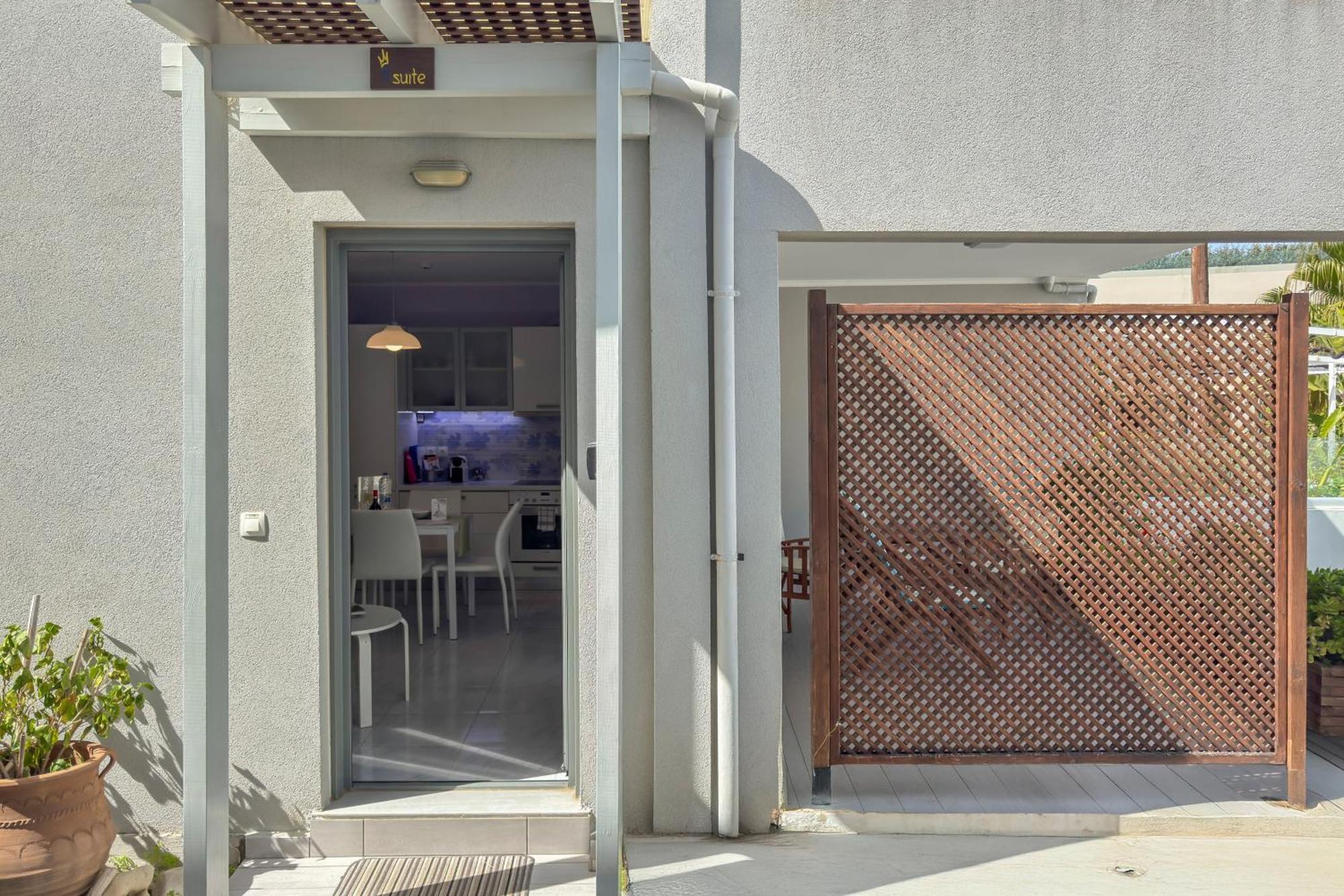 Alisahni Villa & Suite Като-Даратсо Экстерьер фото