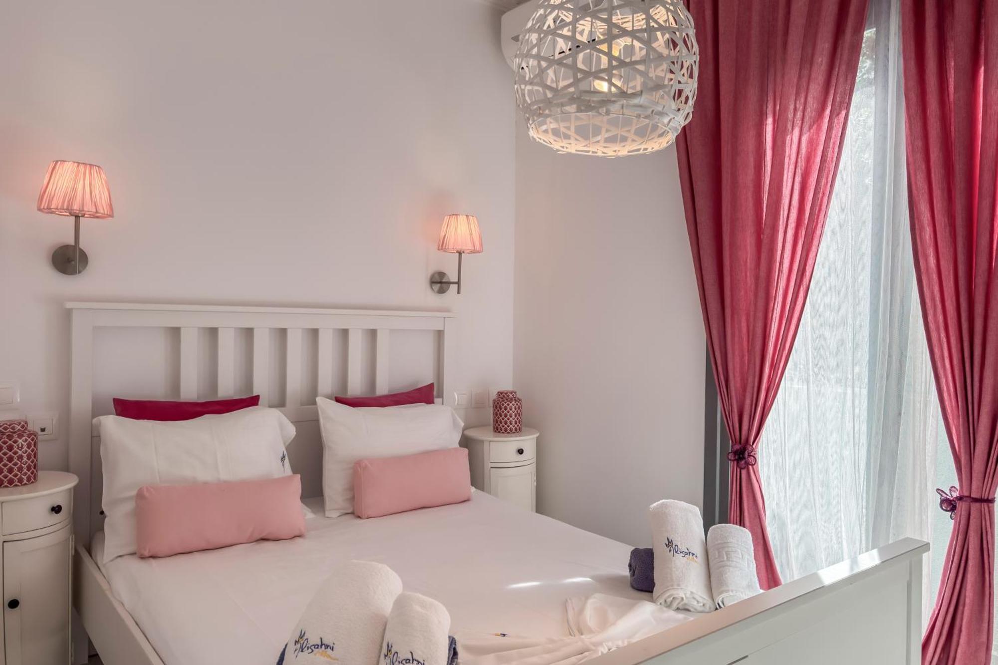 Alisahni Villa & Suite Като-Даратсо Экстерьер фото